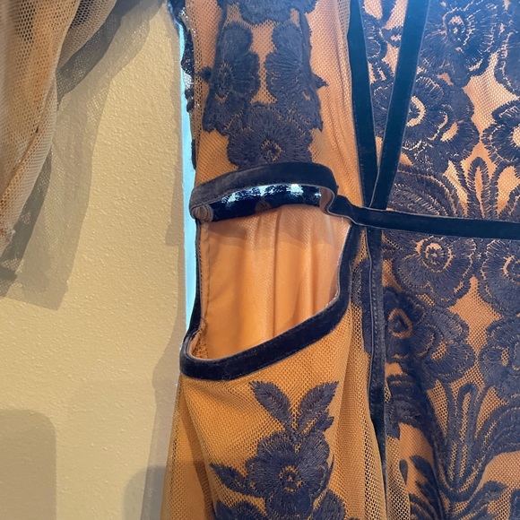 For Love and Lemons Lace Midi - Picture 4 of 6